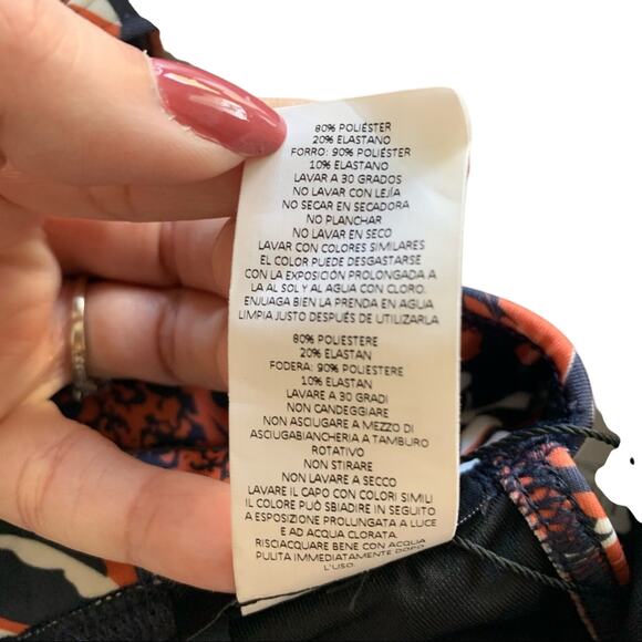 Nasty Gal Leaf Print V-Neck Beach Swimwear Bikini Top Size 2 NWT - Picture 9 of 9